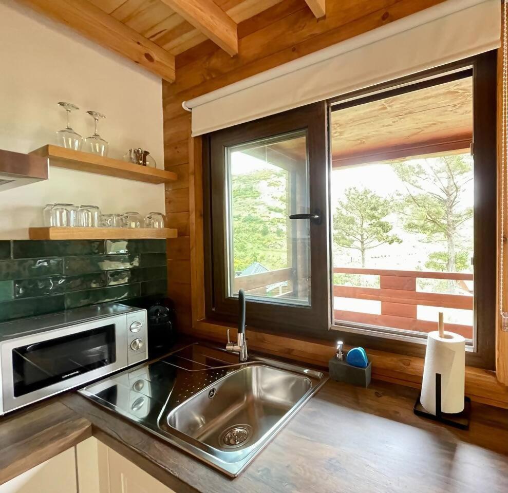 Mountain Eco Shelter 7 Hotel Funchal  Bagian luar foto